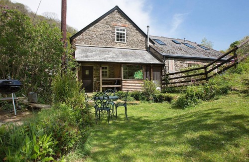 Dartmouth Cabaña | A remote 18th century cosy cottage yet just 10 mins to the beach