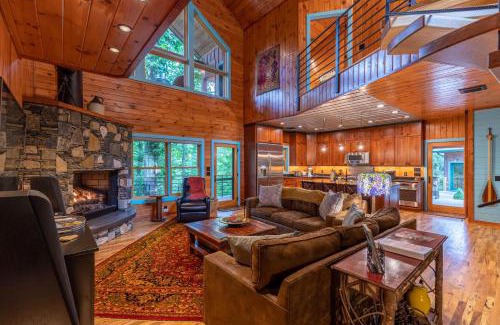 Sugar Grove Casa | A River Mist Too