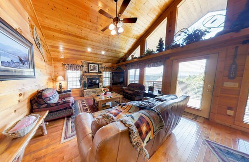 Townsend Cabina | A Rocky Top Rendezview
