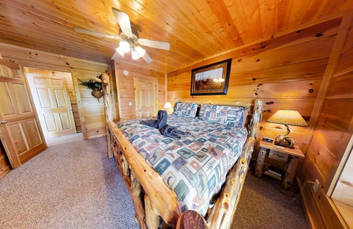 Townsend Cabina | A Rocky Top Rendezview