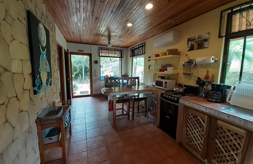 La Fortuna Casa | ¡Un escondite romántico en la jungla solo para dos, vistas espectaculares y caminata gratis por la noche!
