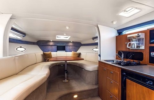 Marina del Rey Alquiler De Eote | A romantic night for couples in the yacht in Marina del Rey, Los Angeles
