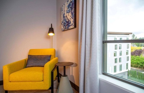 Downtown Casa | A room in the heart of Redmond, WA