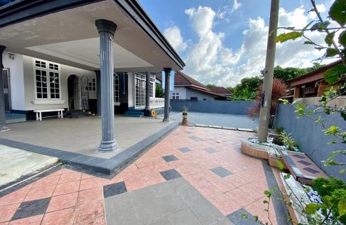 Kampung Tanjung Mas Villa | A&S Berkat Homestay - For Islam Only
