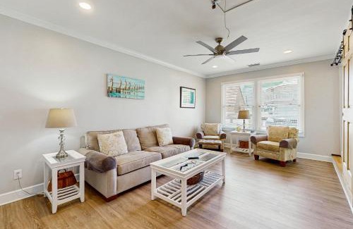 Lower Grand Lagoon Casa | A Sandy Shore