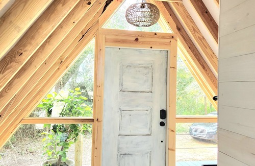 Saint Helena Island Casa | "A" Secluded Quiet Oasis Treehouse w/ Beach Pass