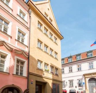 Stare Mesto Apartamento | A serene flat in a castle!
