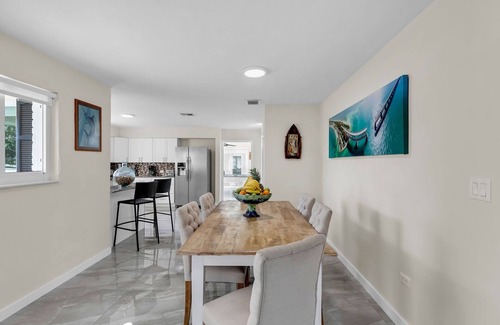 Big Pine Key Casa | A Serene Florida Escape in Big Pine Key 3 bed 2 bath house, pool, dock, sleep 8