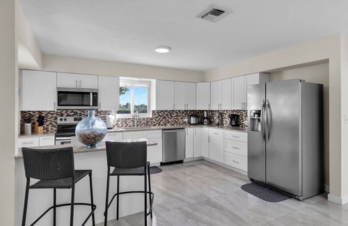 Big Pine Key Casa | A Serene Florida Escape in Big Pine Key 3 bed 2 bath house, pool, dock, sleep 8