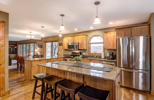 Seymour Casa | A Shore Thing on the Eau Claire River