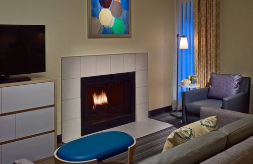 Chesterfield Casa | A short drive to Museum of Transportation! 2 Suites with Kitchens & Fireplace!