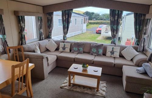 Par Complejo | A short walk to Par Beach & coastal paths, On-site facilities. Pets welcome