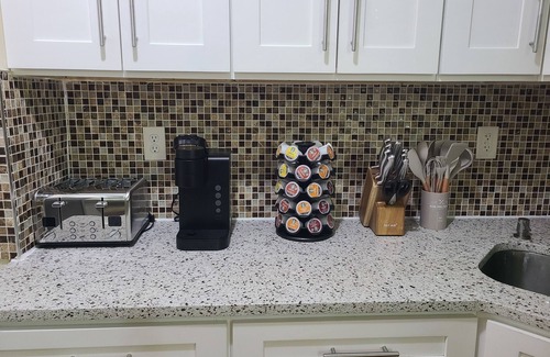 East New York Apartamento | A slice of paradise awaits you! cozy 3bedroom rental unit