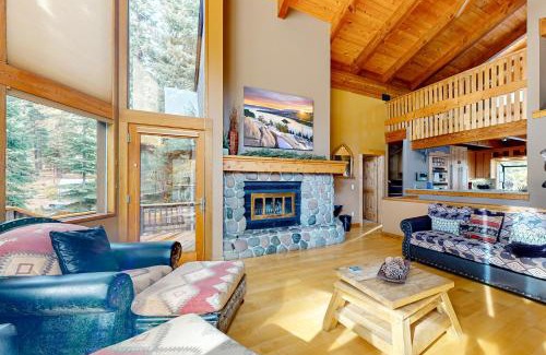 Ponderosa Palisades Casa | A Slice of Silver Fir