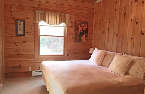 Landaff Casa | A Space of One's Own - Beautiful Log Home