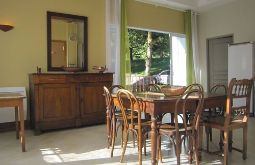 Saint-Martin-en-Vercors Casa | Una casa entre pueblo, campo y bosque, espaciosa y acogedora.