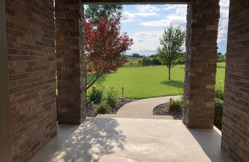 Brookfield Casa | A spacious 6,000 sq. ft. serene lodge setting. Sleeps up to 12