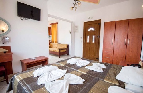 Anaxos Apartamento | A spacious and bright studio with balcony no1111