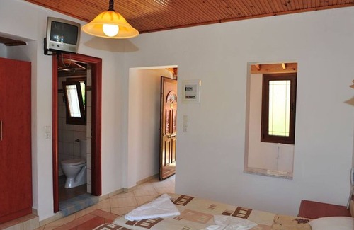 Anaxos Apartamento | A spacious and bright studio with balcony no1111