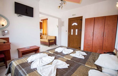 Anaxos Apartamento | A spacious and bright studio with balcony no1234
