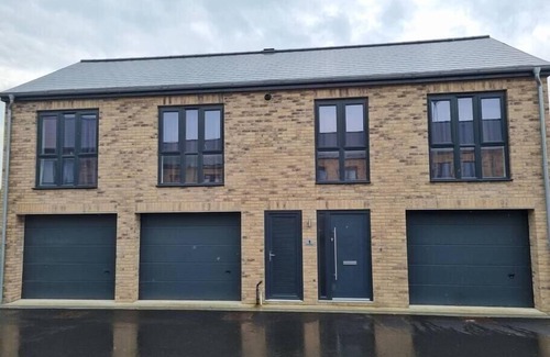 Swindon Apartamento | A Spacious and Hearty 2BD Swindon stay