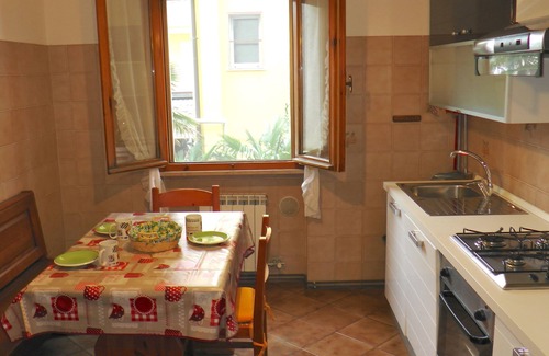 Grado Apartamento | Amplio apartamento con plaza de aparcamiento cubierta, a 100 metros de la playa.