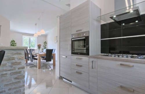 Snasici Casa | A spacious four-bedroom villa with sauna and private pool