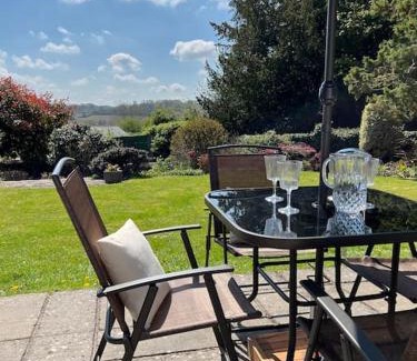 Kington Casa | A spacious hidden gem with hot tub, lovely garden & views