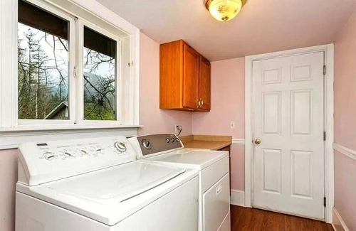 Gold Bar Casa | A spacious home with lots of extras for everyone