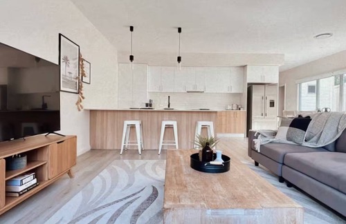 Lake Cathie Casa | A Spacious & Modern Coastal Home by the Sea
