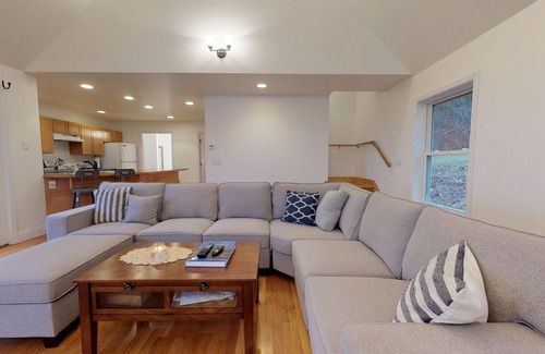 Northport Casa | Un espacioso loft con vista al mar en Penobscot Bay en el histórico Temple Heights