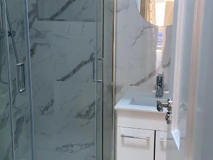 Glasnevin Casa | A spacious room near the city center(Room 1)