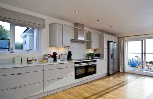 Teignmouth Casa | A spacious, three bedroom house with sea views and a sunny balcony.