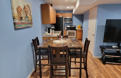 Aurora Casa | A Spasious staying large basement in a great residential location.