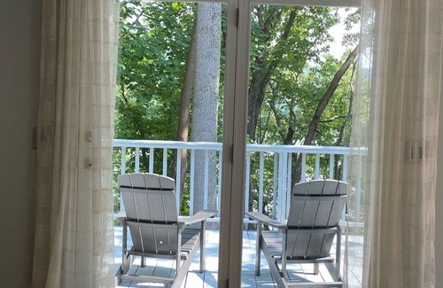 New London Casa | A Spirited Retreat w/Dock, Theatre & Gameroom!