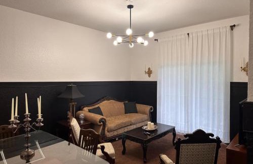 Bahama Bay Apartamento | A Spooktacular Haunted Mansion.