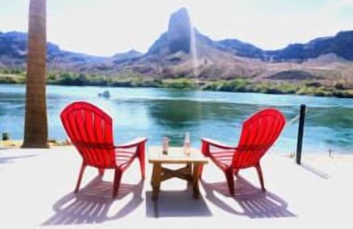 Parker Dam Casa | A Stairway to Heaven! Right on the River!