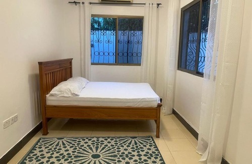 Msasani Apartamento | A Stand Alone House with 3 Bedrooms Near Cape Town Fish Market