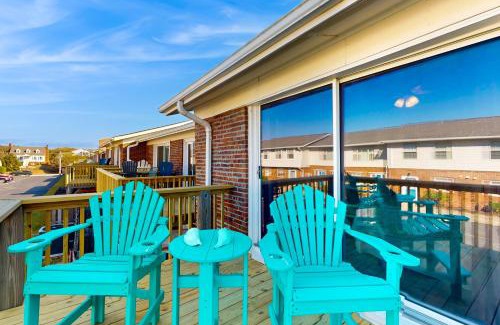 Pine Knoll Shores Apartamento | A Step from the Beach