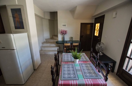 Nea Propontida Casa | una casa de piedra que impresiona por su belleza