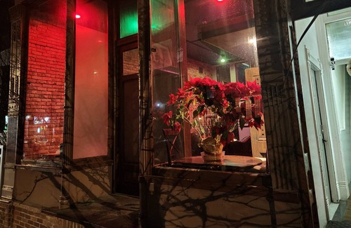 Pulaski Park Otro | A storefront converted into a lofty apartment near downtown chicago