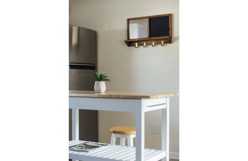 Ewing Apartamento | A+ Studio | Prof. Cleaned + Sanitized + Discounts