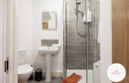 Wakefield Casa | A Stunning Central Wakefield Cozy Gem - Free Wi-Fi & Parking - Pet Friendly