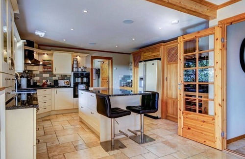 Craobh Haven Casa | A stunning contemporary villa with spectacular sea views, hot tub and BBQ Hut