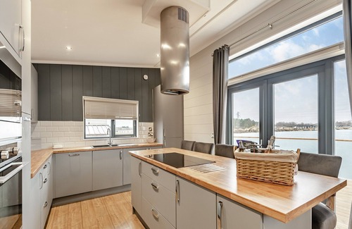 Frognall Cabaña | 3 bedroom accommodation in Tallington, nr Peterborough