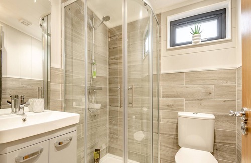 Frognall Cabaña | 3 bedroom accommodation in Tallington, nr Peterborough