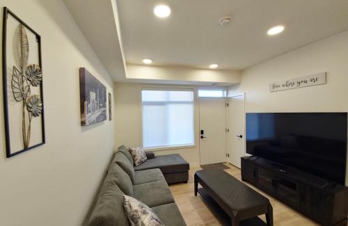 Southeast Calgary Apartamento | A stylish 2 BDR with a blend of cozy and peace!