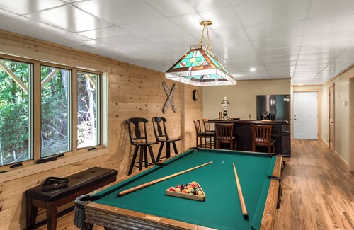 Buck Mountain Cabina | A Stylish Cabin Stocked with Games | Fun for All Ages | Mountain Dreams