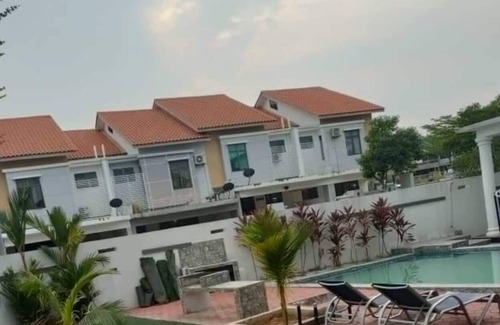 Tebrau Otro | A Stylish & Comfy 4BR Home with Private Pool