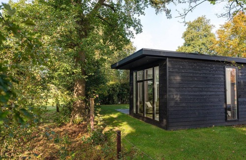Rijssen Cabina | A stylish cottage with fine views over the fields of Twente. Being free in Twente!
